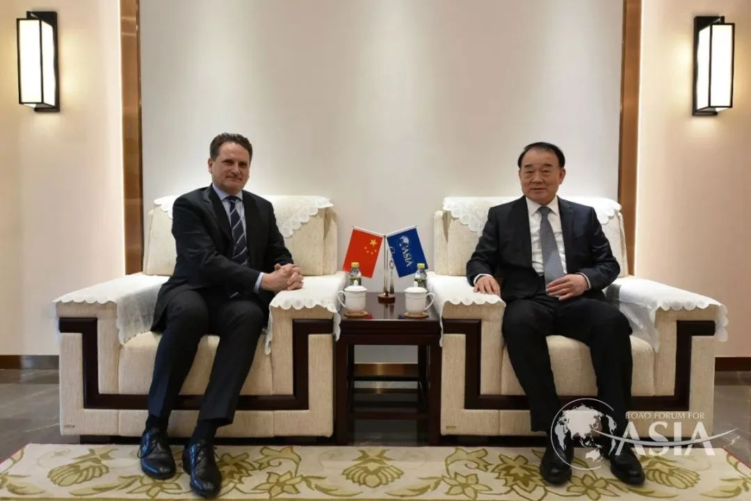 李保东秘书长会见红十字国际委员会主席中国事务特使、东亚地区代表处主任柯邱鸣(图1)